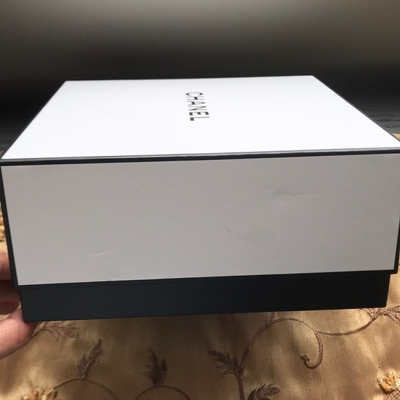 Chanel box - Picture 2 of 3